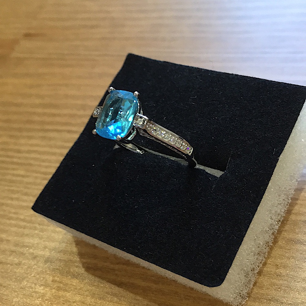 🌸Sterling Silver Ring Sz7 Blue Topaz & Swarovski